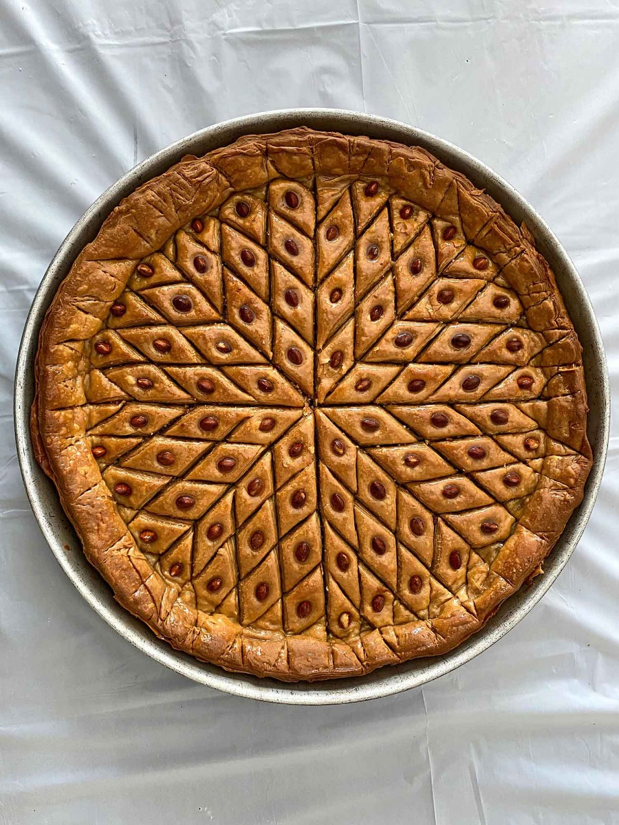 déguster des pâtisseries orientales lors d’un anniversaire aladin déguster des pâtisseries orientales lors d’un anniversaire aladin