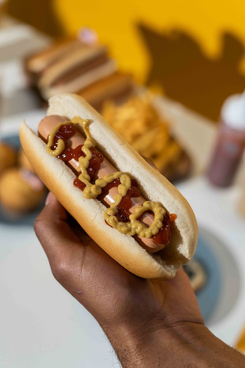 buffet d’anniversaire USA avec un hot dog buffet d’anniversaire USA avec un hot dog