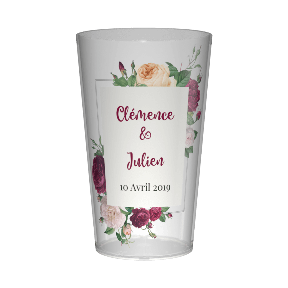 gobelet de mariage avec des pivoines