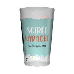 jeu de soirée avec un gobelet karaoké