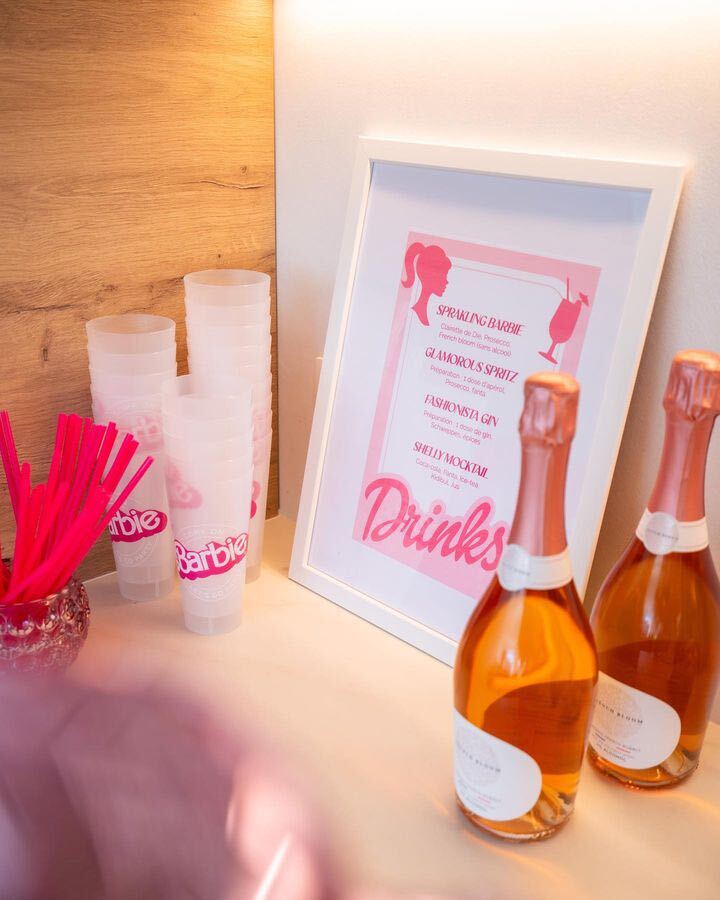 Gobelets personnalisés Barbie et champagne pour un anniversaire Barbi Gobelets personnalisés Barbie et champagne pour un anniversaire Barbi