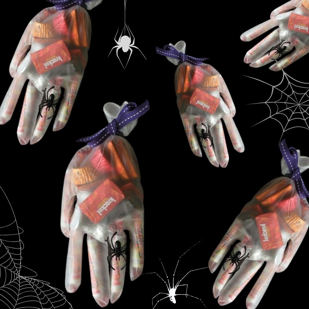Sachets de bonbons anniversaire Mercredi Addams en forme de mains Sachets de bonbons anniversaire Mercredi Addams en forme de mains