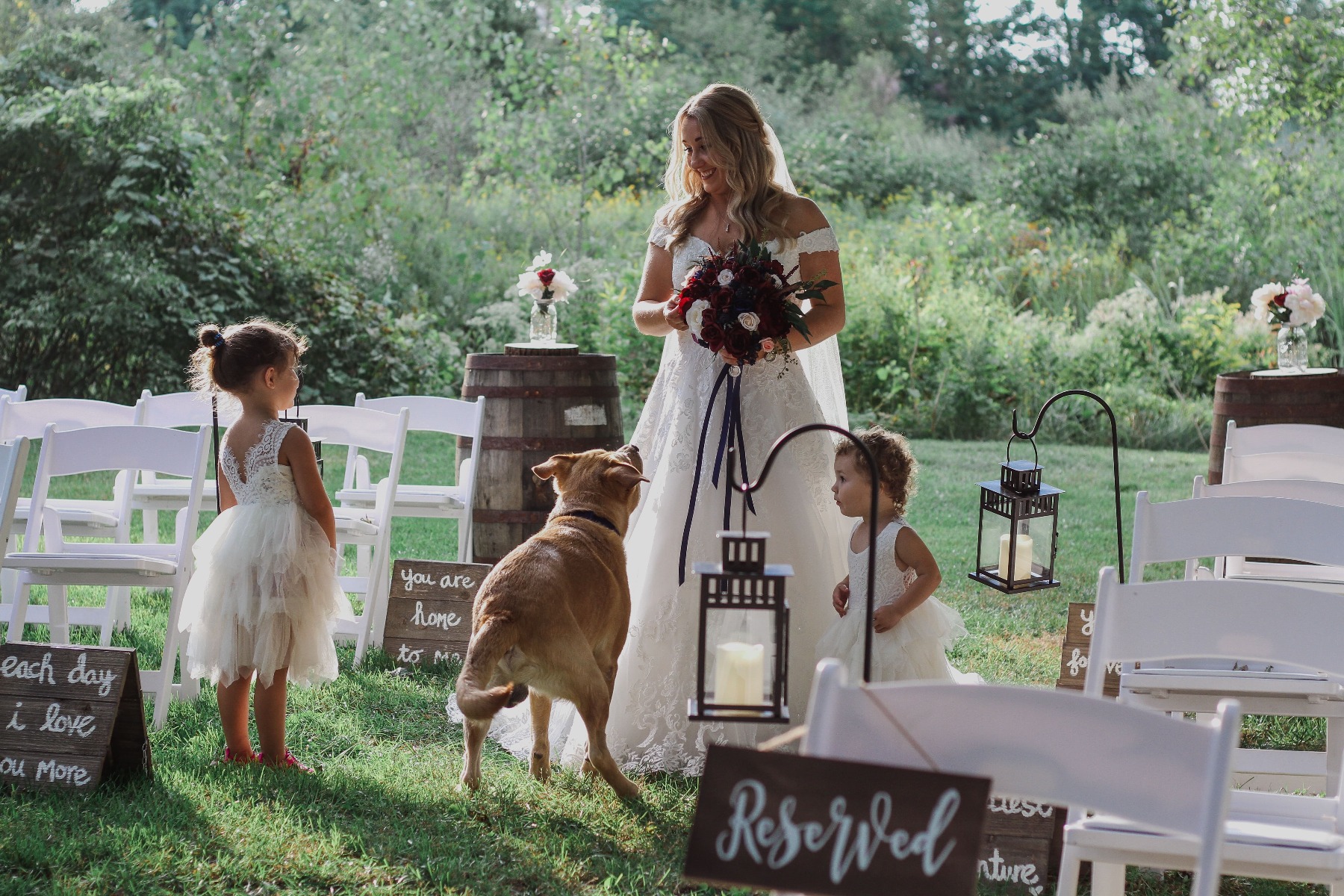 La mariée avec des enfants La mariée avec des enfants