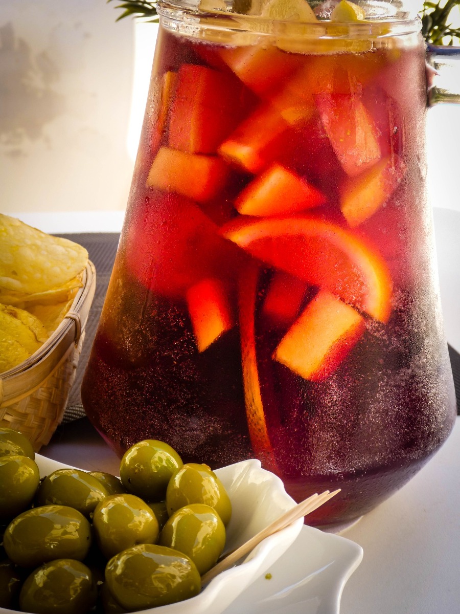 Sangria d’hiver, à l’orange et à la cannelle Sangria d’hiver, à l’orange et à la cannelle