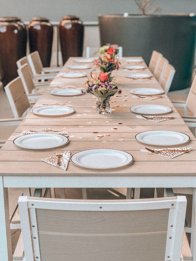 table d’une communion pas cher table décorée lors d’une communion pas cher